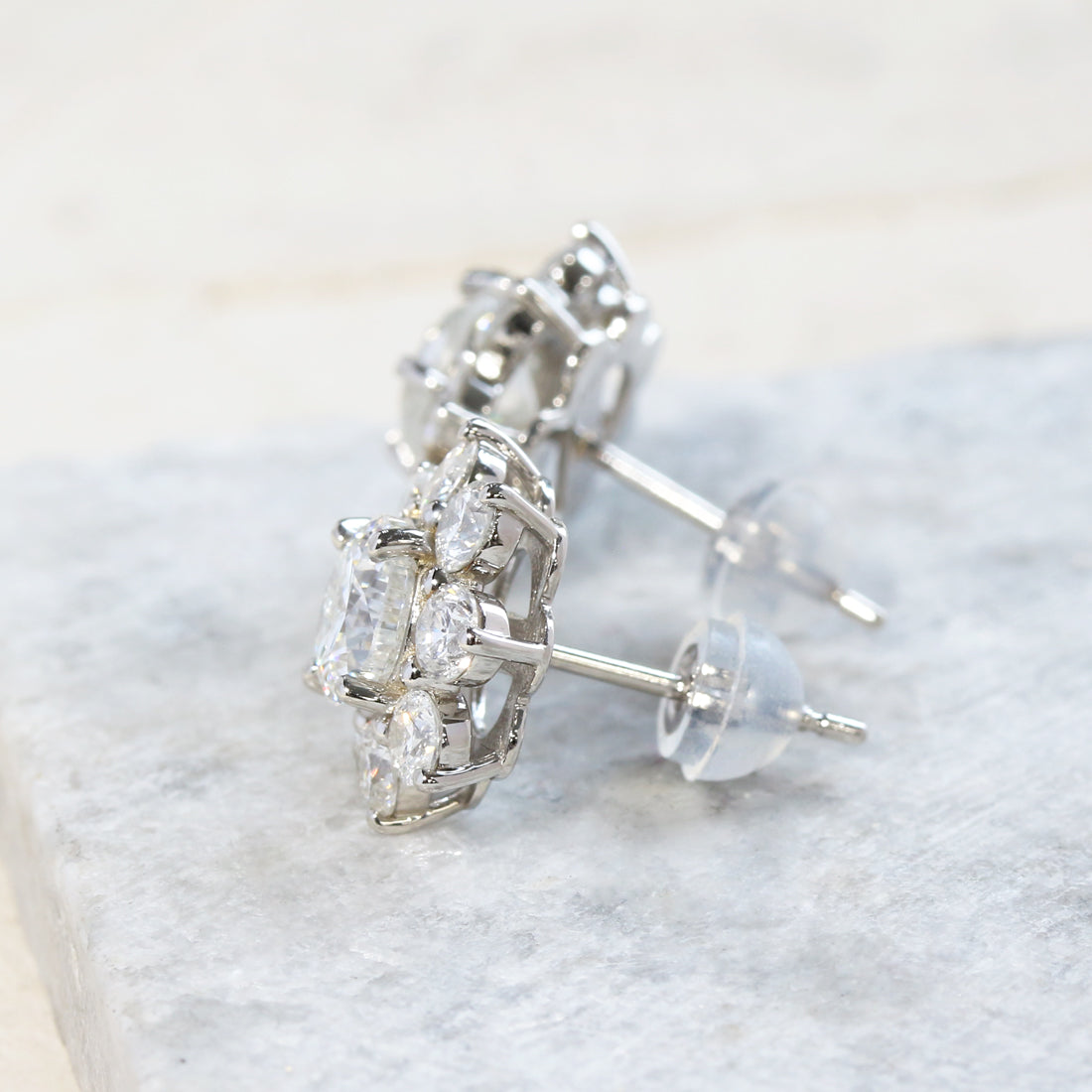 フラワーダイヤモンドピアス　PT