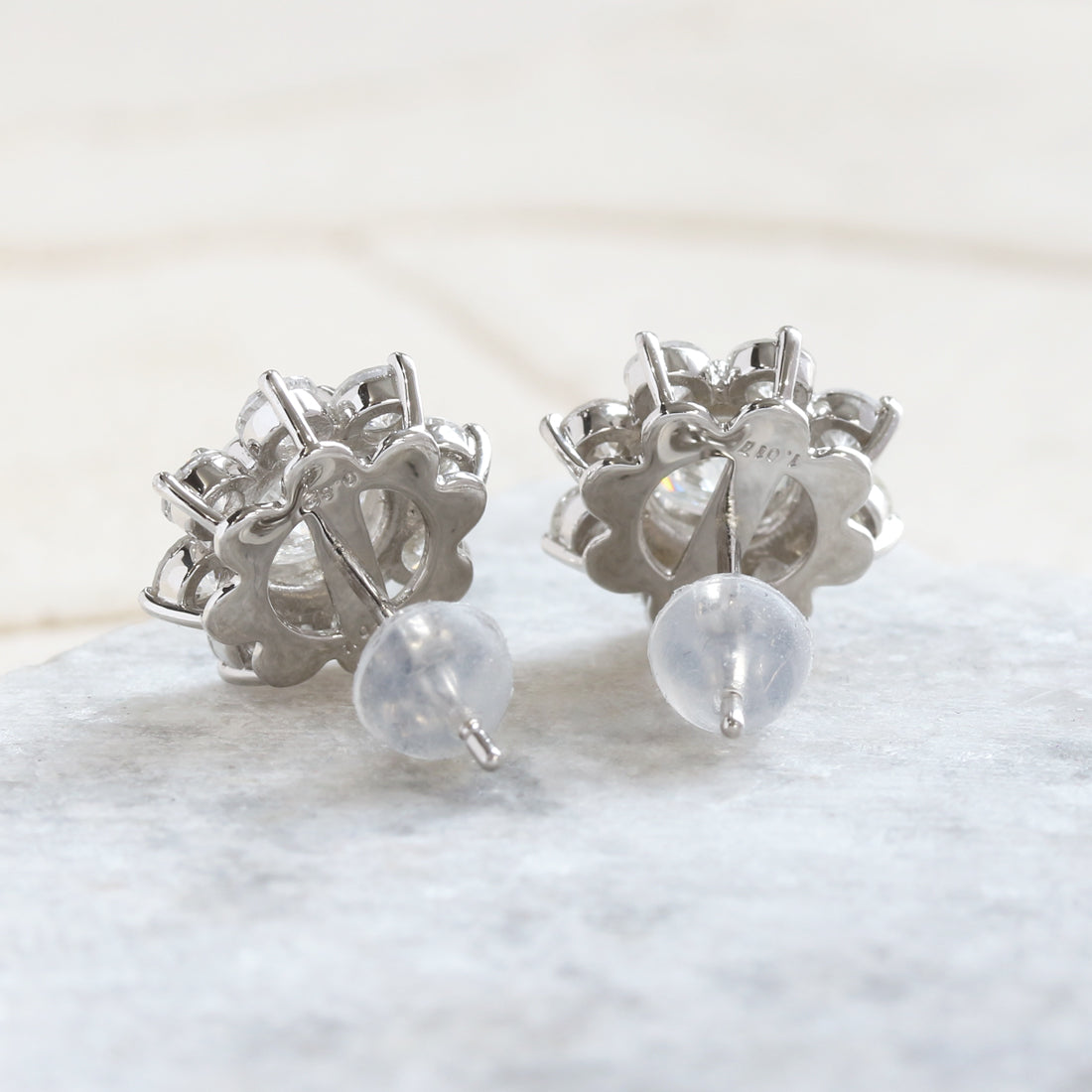 フラワーダイヤモンドピアス　PT