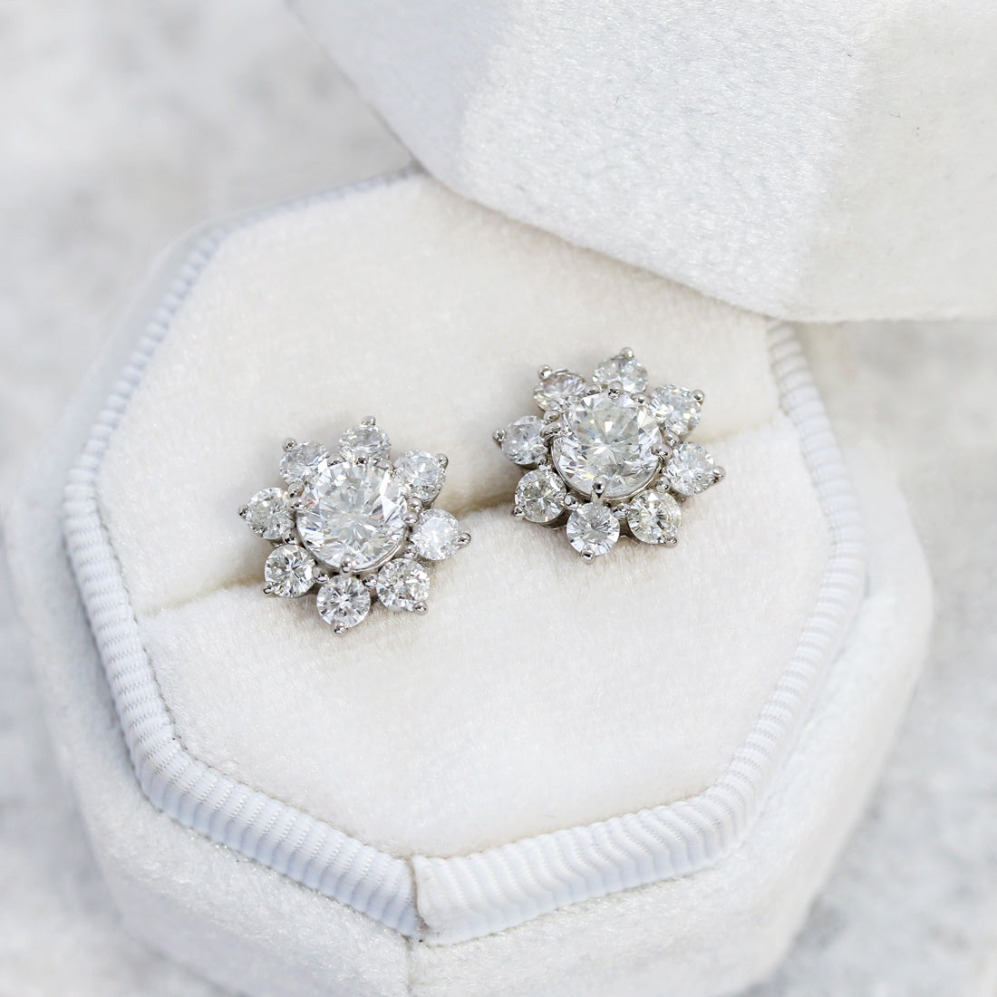 フラワーダイヤモンドピアス　PT