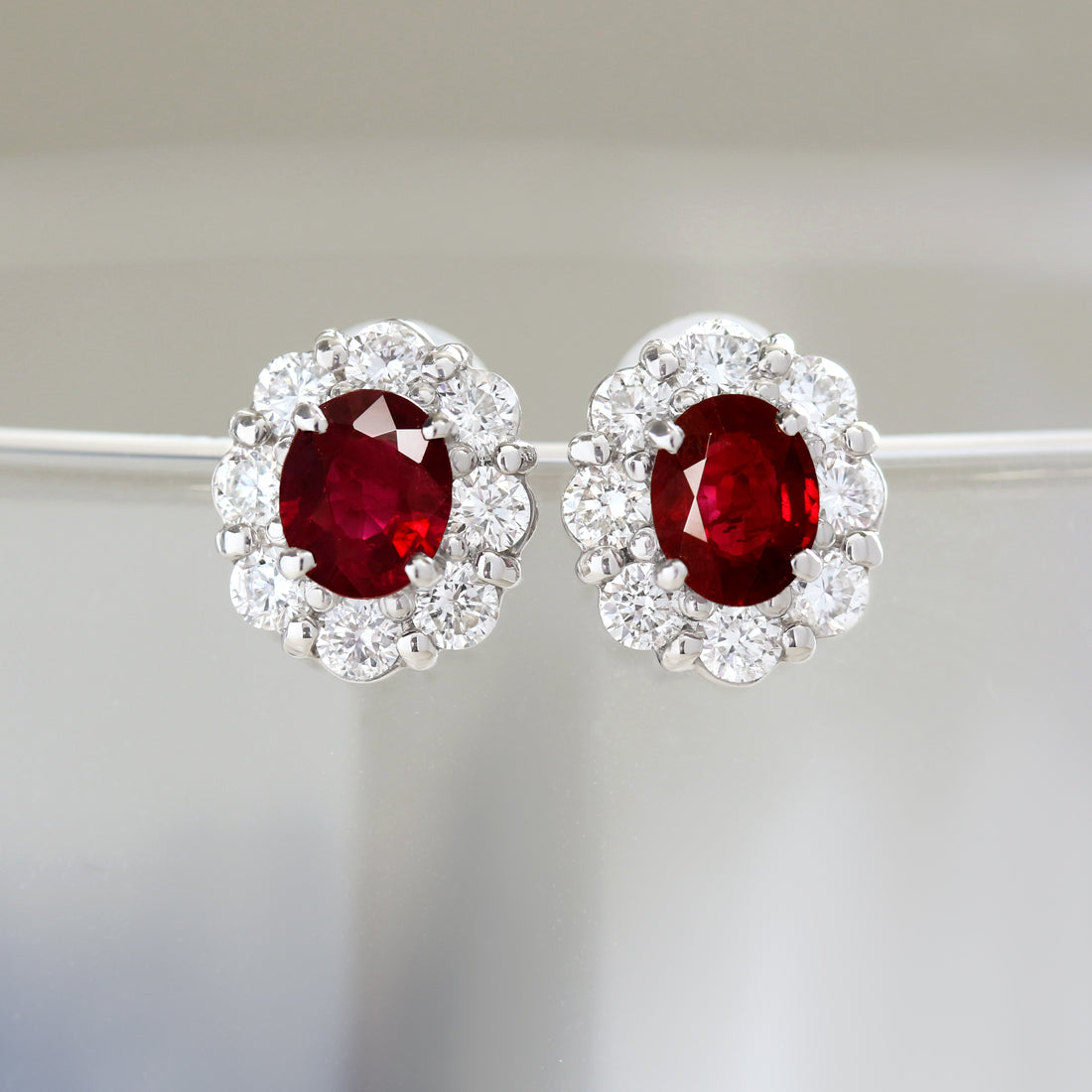 Etincelle -エタンセル-<br>ピジョンブラッドルビーピアス　PT