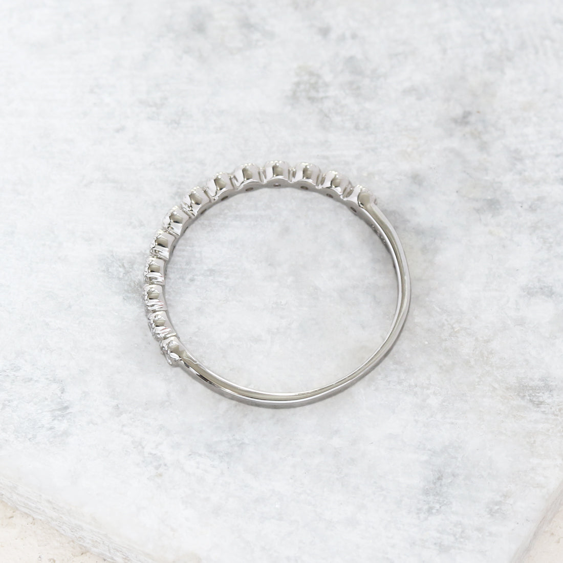 ハーフエタニティ　ダイヤモンドリング　PT