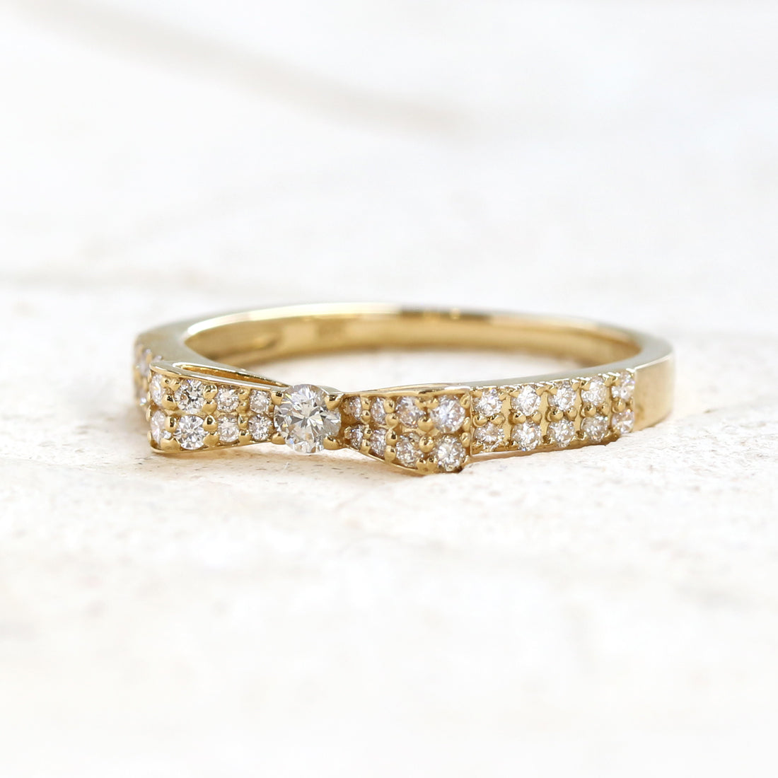 リボン　ダイヤモンドリング