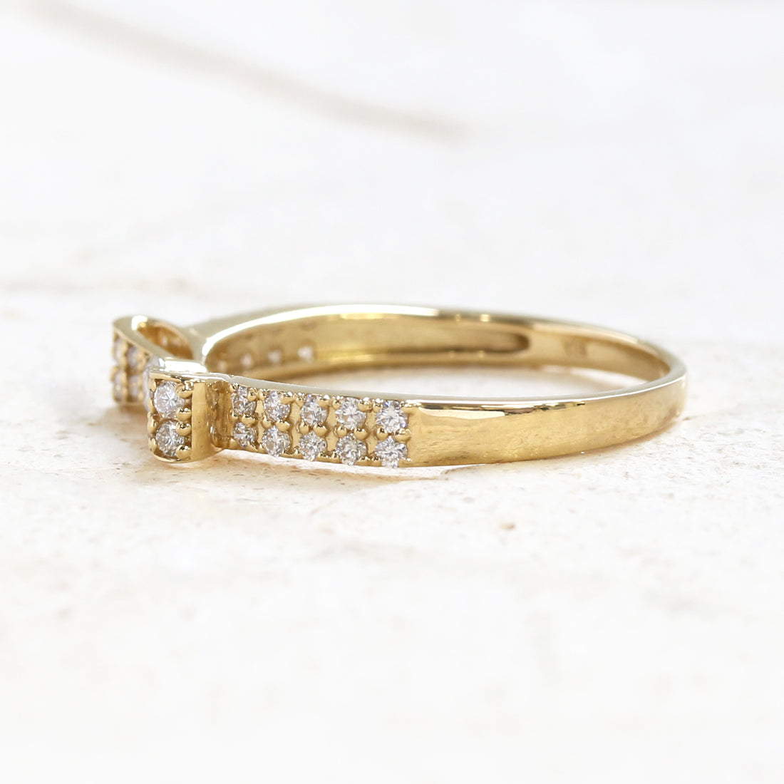 リボン　ダイヤモンドリング