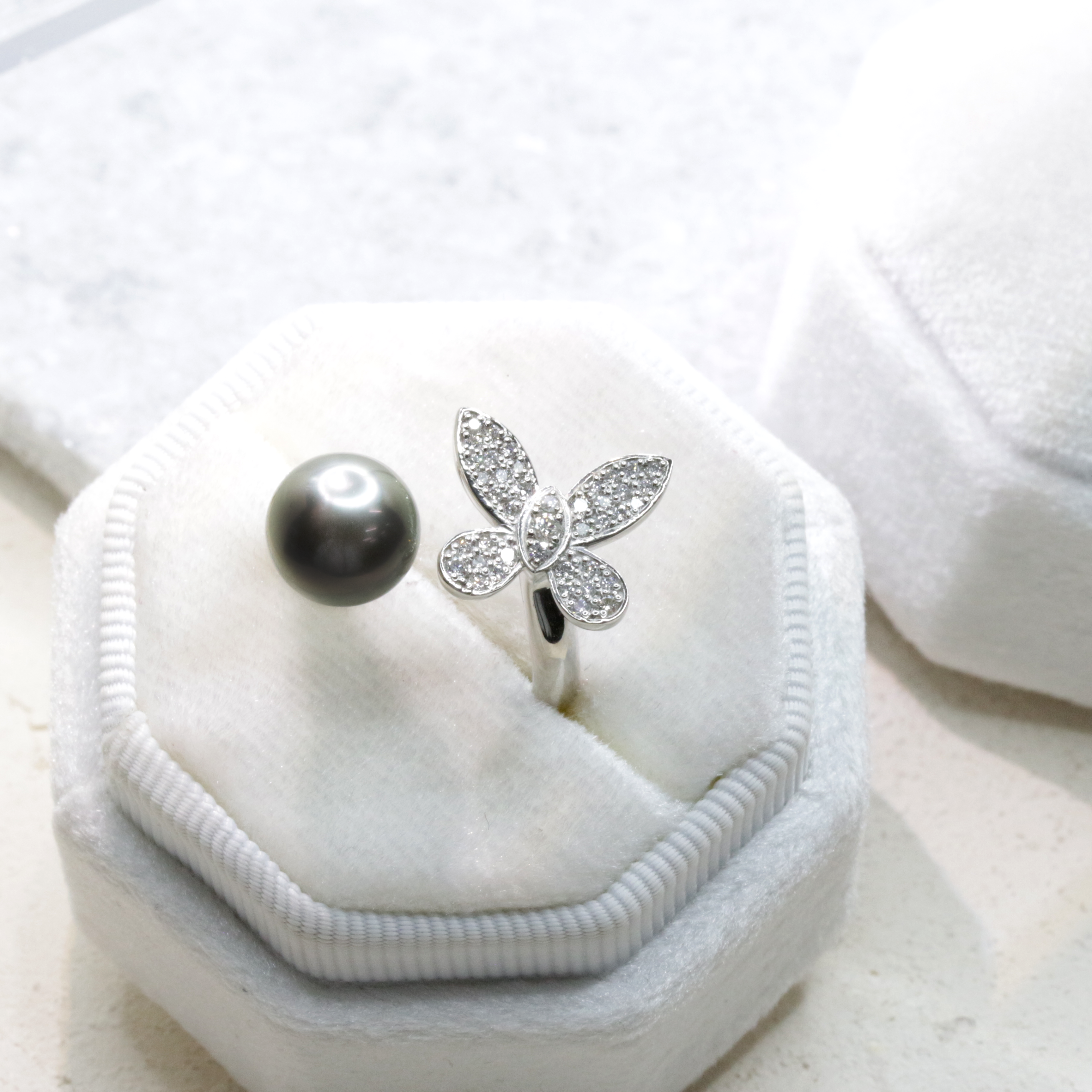 Papillon -パピヨン- ダイヤモンド・黒蝶パールリング PT – JaMais Jewelry Papillon -パピヨン- ダイヤモンド・黒蝶パールリング PT – JaMais Jewelry
