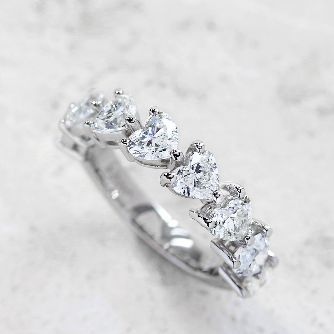 ハートシェイプハーフエタニティ ダイヤモンドリング PT – JaMais Jewelry