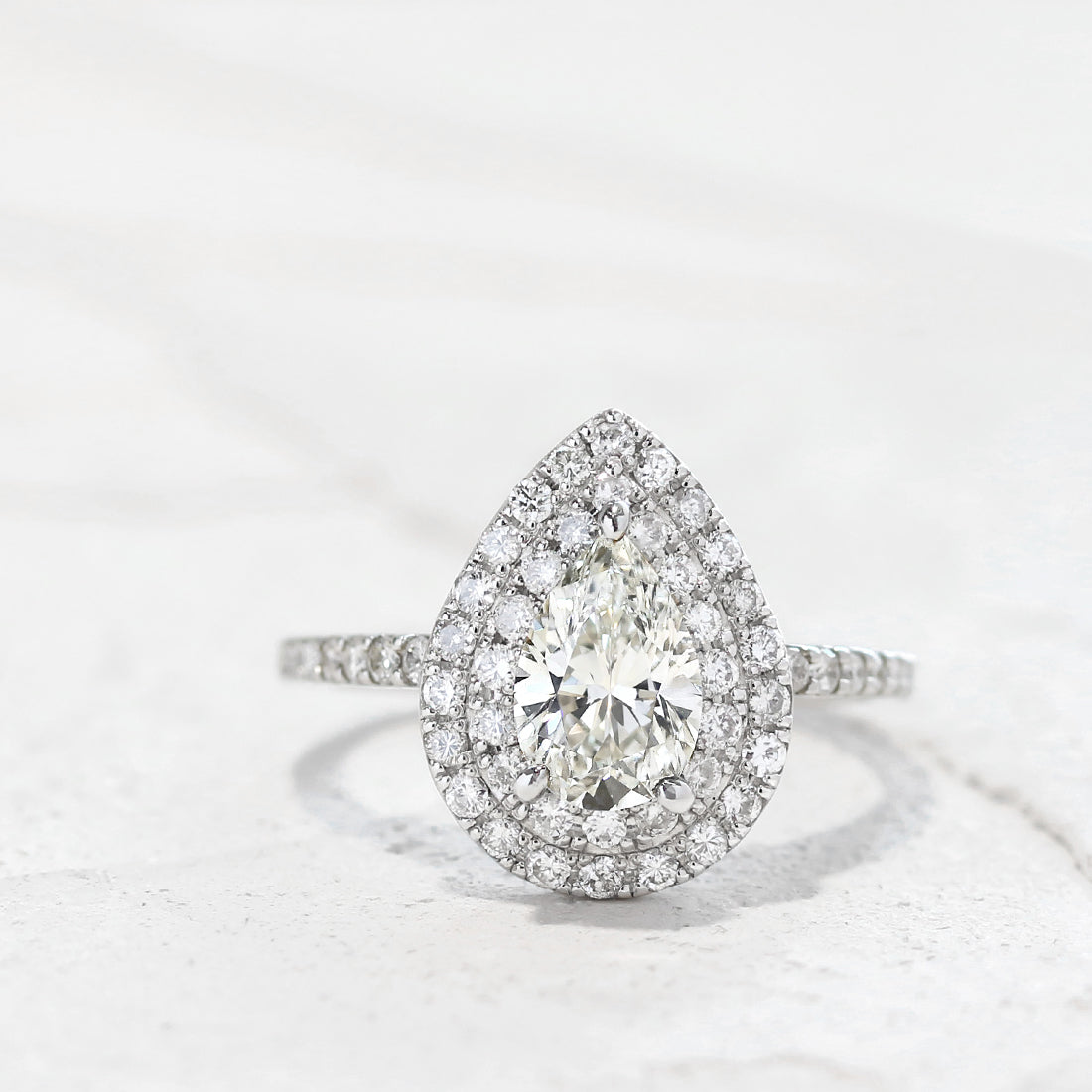 Double -ドゥブル - ぺアシェイプ ダイヤモンドリング　PT