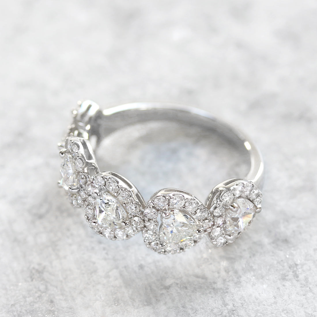 ハートヘイロー　ハーフエタニティダイヤモンドリング　PT