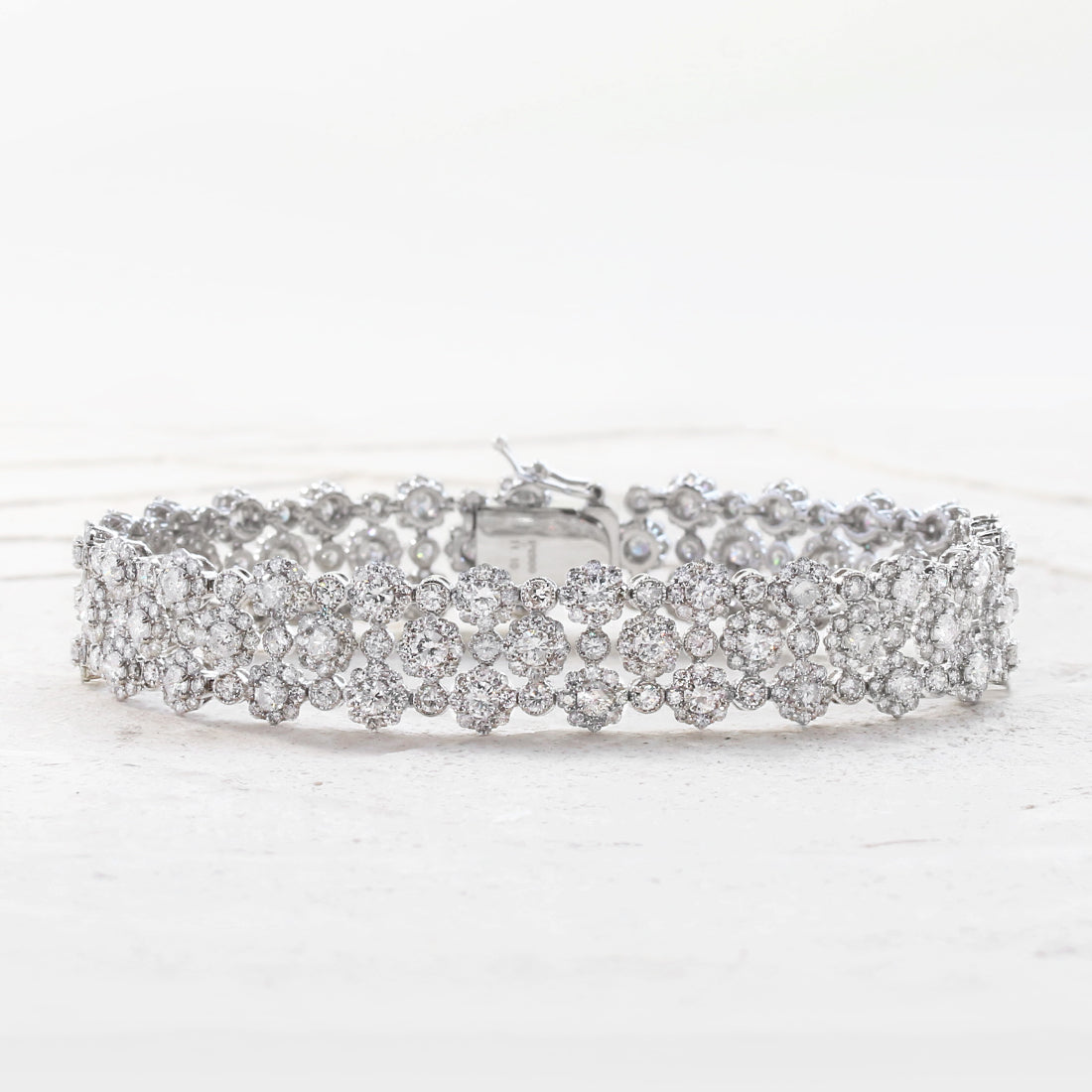 フラワー　フルダイヤモンドブレスレット　PT