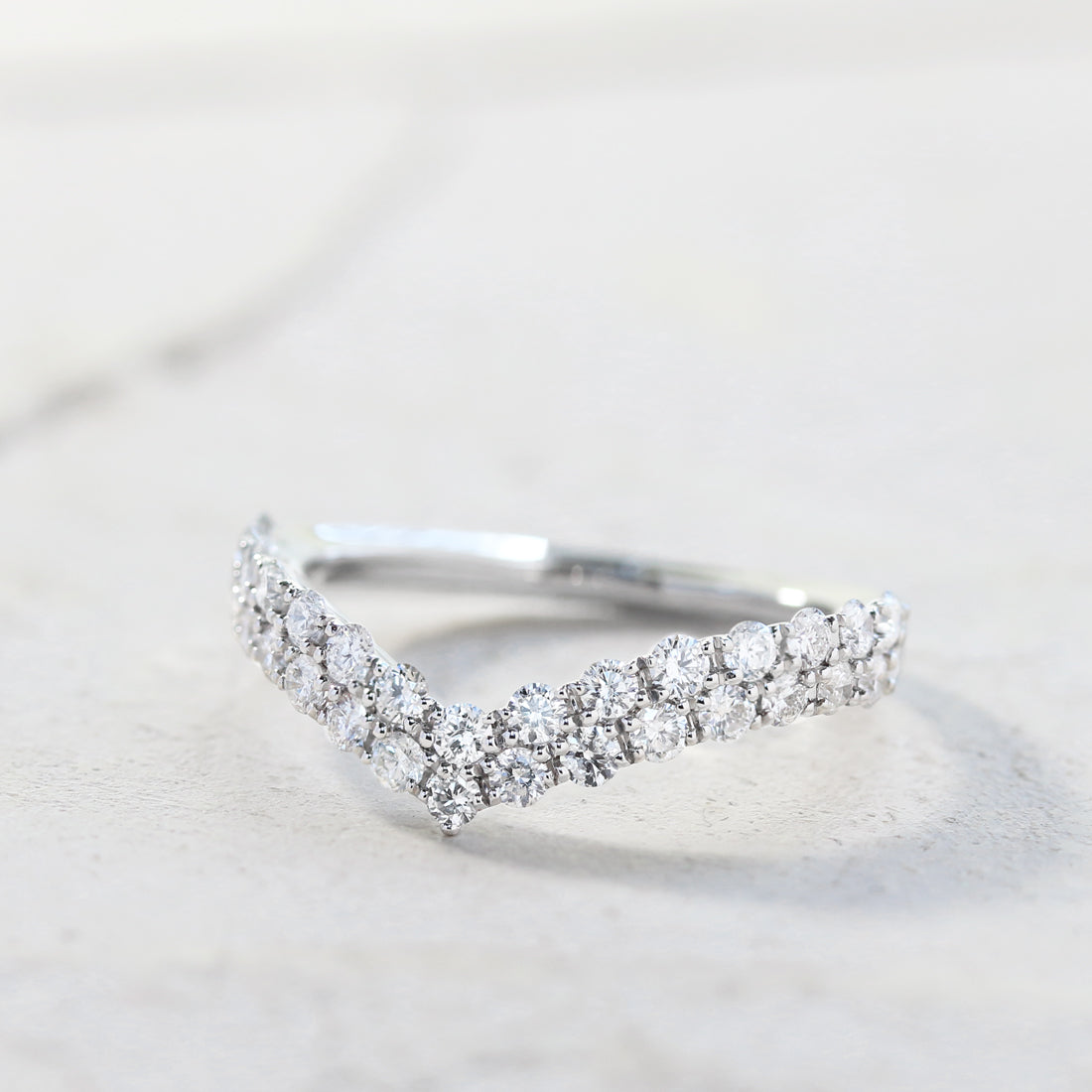 Vライン　ダイヤモンドリング