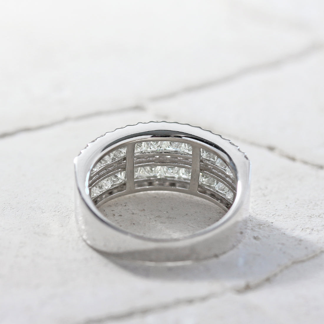 プリンセスカット＆ラウンド　ハーフエタニティダイヤモンドリング　PT