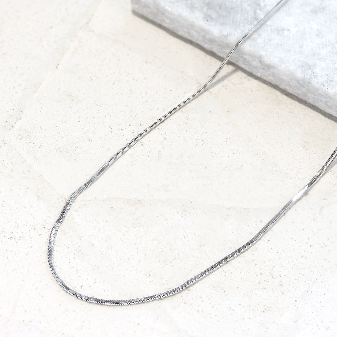 スネークチェーンネックレス　PT