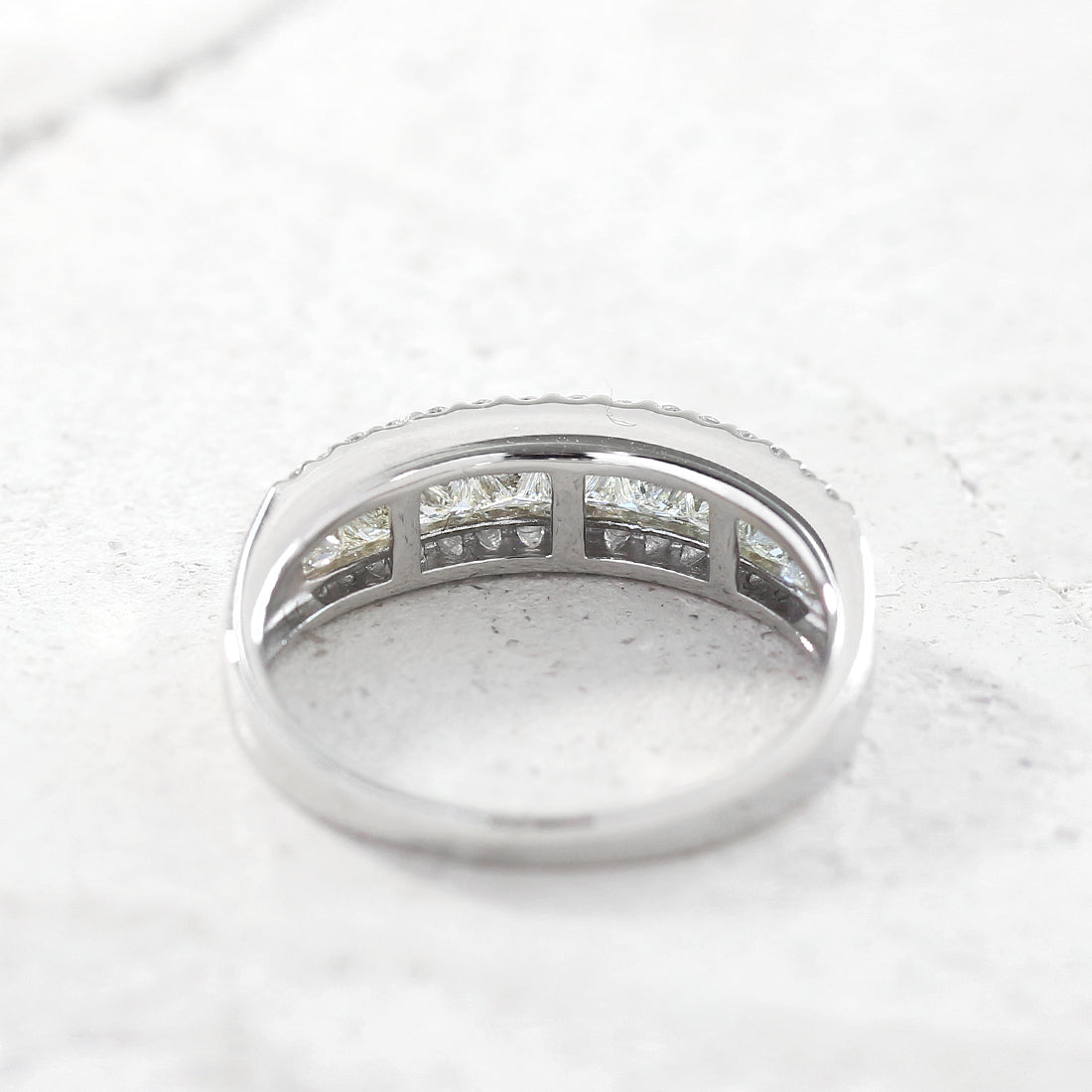 プリンセスカット＆ラウンド　ハーフエタニティダイヤモンドリング　PT