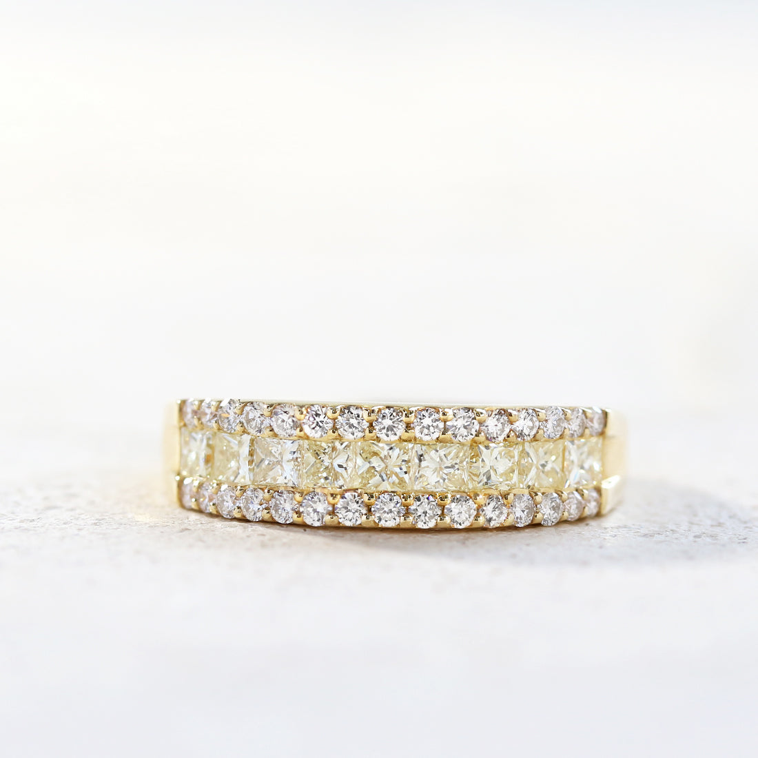 プリンセスカット＆ラウンド　ハーフエタニティダイヤモンドリング　YG