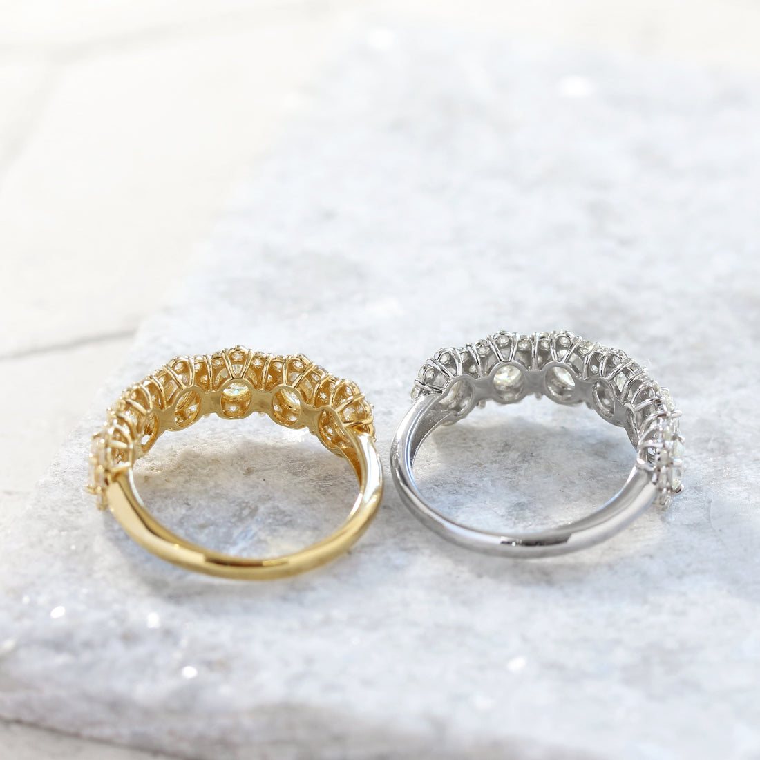 オーバルダイヤモンド　ハーフエタニティリング