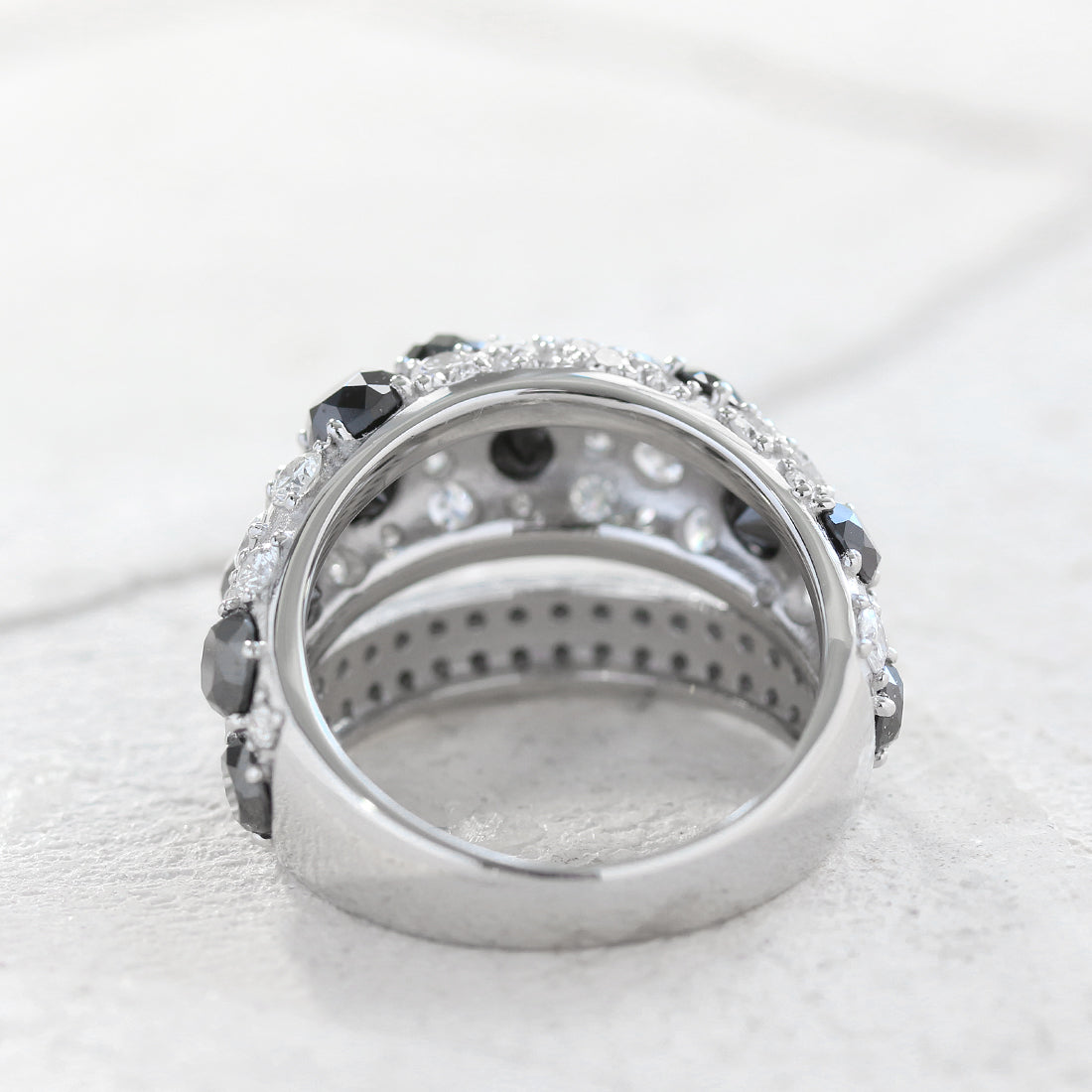 ブラック×ホワイトダイヤモンド パヴェリング PT