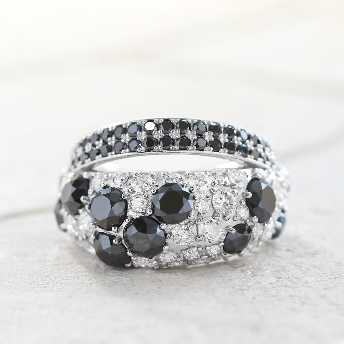 ブラック×ホワイトダイヤモンド パヴェリング PT