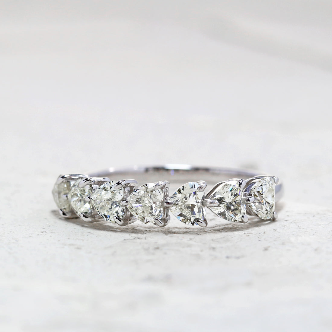 ハートシェイプハーフエタニティ ダイヤモンドリング WG – JaMais Jewelry